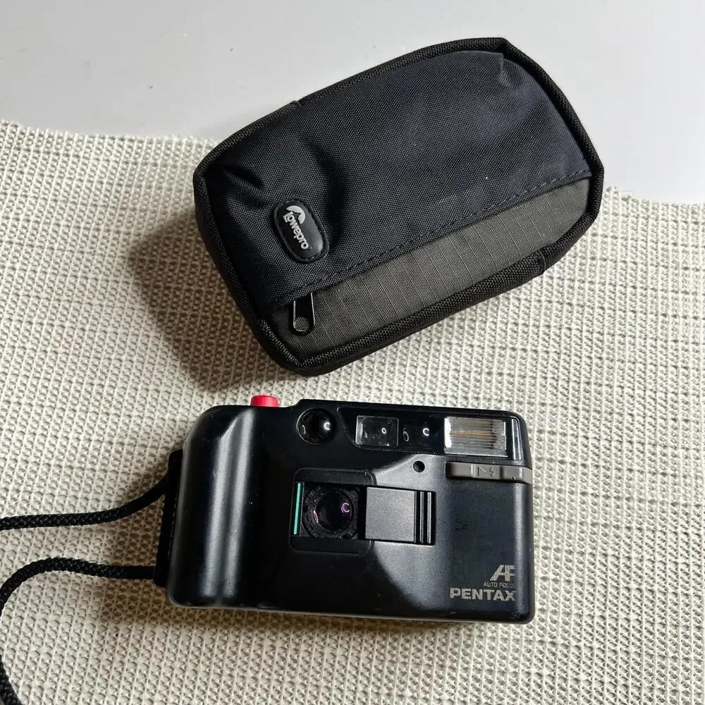 Retro Pentax PC-303 Auto Focus AF 35mm Point and Shoot Film Camera Flash Lowepro
